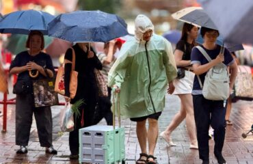 Κίνα: Φονικές πλημμύρες και συναγερμός για τον τυφώνα Νουλ (βίντεο)
