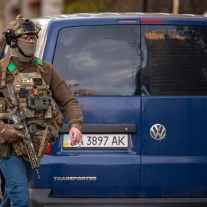 Oδησσός: Ισχυρή έκρηξη σε όχημα ανώτερου αξιωματικού του ουκρανικού Ναυτικού – Τραυματίστηκε ελαφρά (βίντεο)
