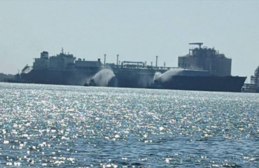 Πρωτοφανές πλήγμα σε πλοίο LNG των ΗΠΑ στα νερά της Μεσογείου: Αναφορές ότι χτυπήθηκε από ιρανικό drone! (βίντεο)
