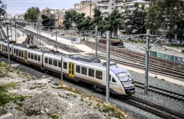 Hellenic Train: Διακοπή δρομολογίων του προαστιακού στο τμήμα Αθήνα – Άγιοι Ανάργυροι λόγω φωτιάς