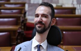 Κάταγμα στο γόνατο και γύψο μετά από πτώση από το αμαξίδιό του για τον Σ.Κυμπουρόπουλο