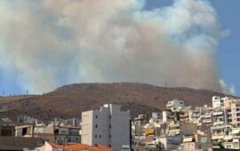 Φωτιά στην Περιφερειακή Αιγάλεω: 112 για εκκένωση σε Αφαία και Άνω Δάσος Χαϊδαρίου προς Περιστέρι