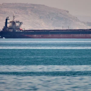 Δεξαμενόπλοιο κτυπήθηκε από άγνωστο βλήμα στα ανοιχτά του Ομάν