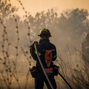 Φωτιά στη Βοιωτία: Στο νοσοκομείο δύο πυροσβέστες που επιχειρούσαν στο πύρινο μέτωπο – Ο ένας υπέστη έμφραγμα
