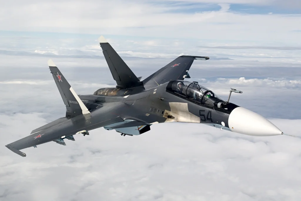Ρωσικό Su-30SM πέρασε πάνω από κέντρο ελέγχου με Ουκρανούς χειριστές και δεν άφησε τίποτα – Δείτε βίντεο