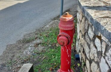 Συνελήφθη ασυνείδητος στην Πρέβεζα που έκλεβε νερό από πυροσβεστικό κρουνό και γέμισε το βυτίο οχήματός του