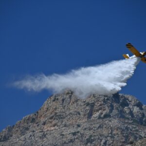 Χωρίς αεροσκάφη η προσπάθεια κατάσβεσης πυρκαγιάς σε Αττικοβοιωτία