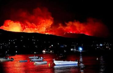 Φωτιές σε Φλόκα και Αιγιάλεια: Οι Αρχές βλέπουν εμπρησμό πίσω από το πύρινο μέτωπο – Κτηνοτρόφος στο στόχαστρο