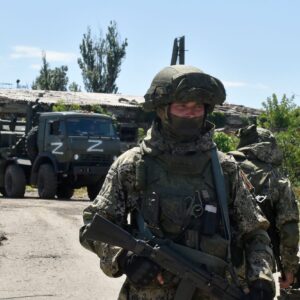 Βίντεο: Οι Ουκρανοί κατέστρεψαν κομβόι οχημάτων με Ρώσους στρατιώτες στο Πριμόρσκ – «Να περιμένετε απάντηση…»