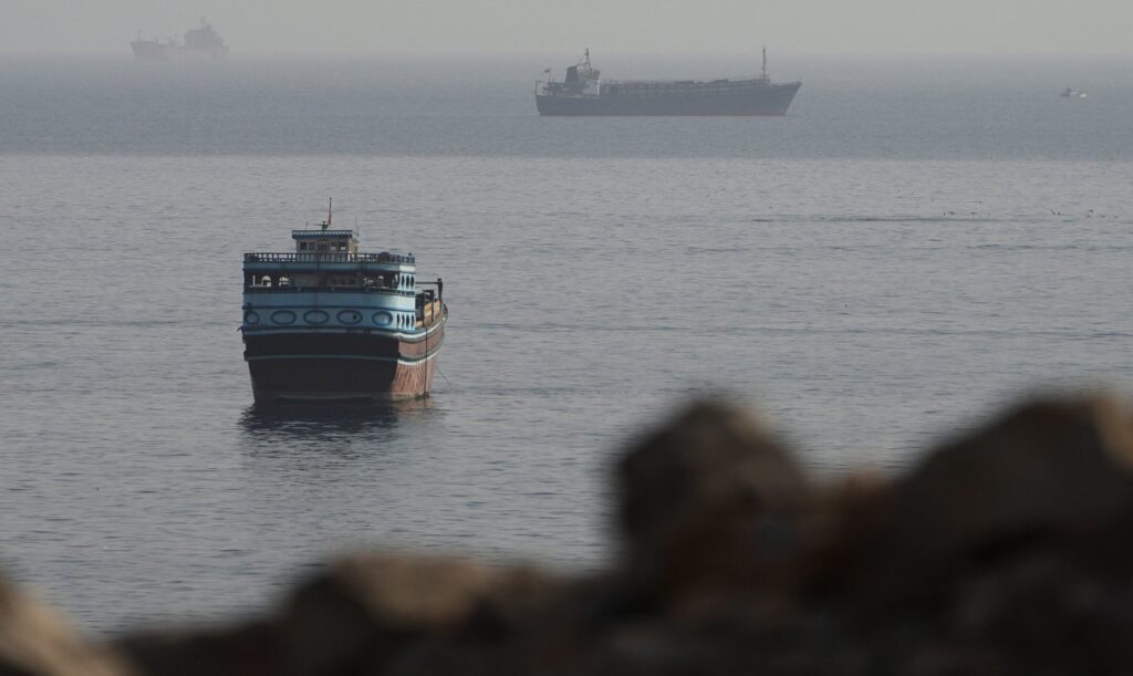 Νέες εκρήξεις κοντά σε δεξαμενόπλοιο στα Στενά του Ορμούζ: Καλά στην υγεία του το πλήρωμα