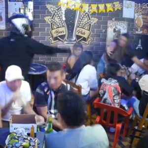 Βίντεο: Ένοπλος άνοιξε πυρ μέσα σε νυχτερινό κέντρο στην Κολομβία και δολοφόνησε εν ψυχρώ νεαρό ζευγάρι