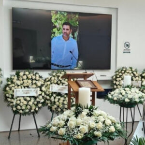 Το ύστατο «χαίρε» στον πιλότο του ελικοπτέρου που έχασε τη ζωή του στην Ψάθα στο αποτεφρωτήριο Ριτσώνας