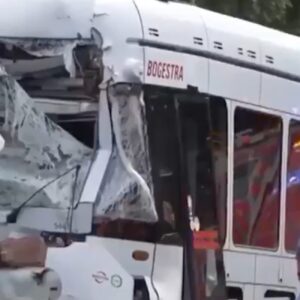 Σφοδρή σύγκρουση δύο τραμ στη Γερμανία – 25 τραυματίες, επτά σε σοβαρή κατάσταση (βίντεο)