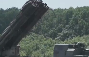 Ρωσικά Tornado-S έπληξαν υπόγειο ουκρανικό διοικητήριο στην περιοχή του Ντομπροπόλιε (βίντεο)