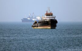 Μειωμένη η διέλευση πλοίων στα Στενά του Ορμούζ: Μόλις 33 διέσχισαν το θαλάσσιο πέρασμα μέσα σε 4 ημέρες