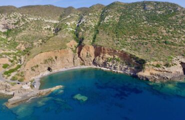 Κλειστή μέχρι νεωτέρας η παραλία Λυκοδήμου στα Κύθηρα για λόγους ασφαλείας