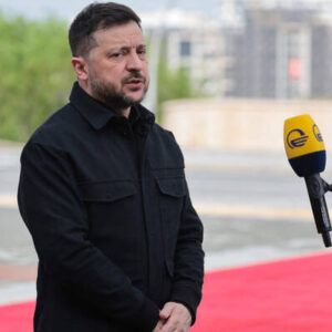 Ο Β.Ζελέσνσκι έφτασε στη Σερβία και θα συναντηθεί με τον Α.Βούτσιτς –  Όλα τα βλέμματα στις σχέσεις με τη Ρωσία