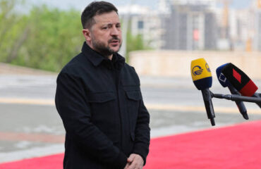 Ο Β.Ζελέσνσκι έφτασε στη Σερβία και θα συναντηθεί με τον Α.Βούτσιτς –  Όλα τα βλέμματα στις σχέσεις με τη Ρωσία