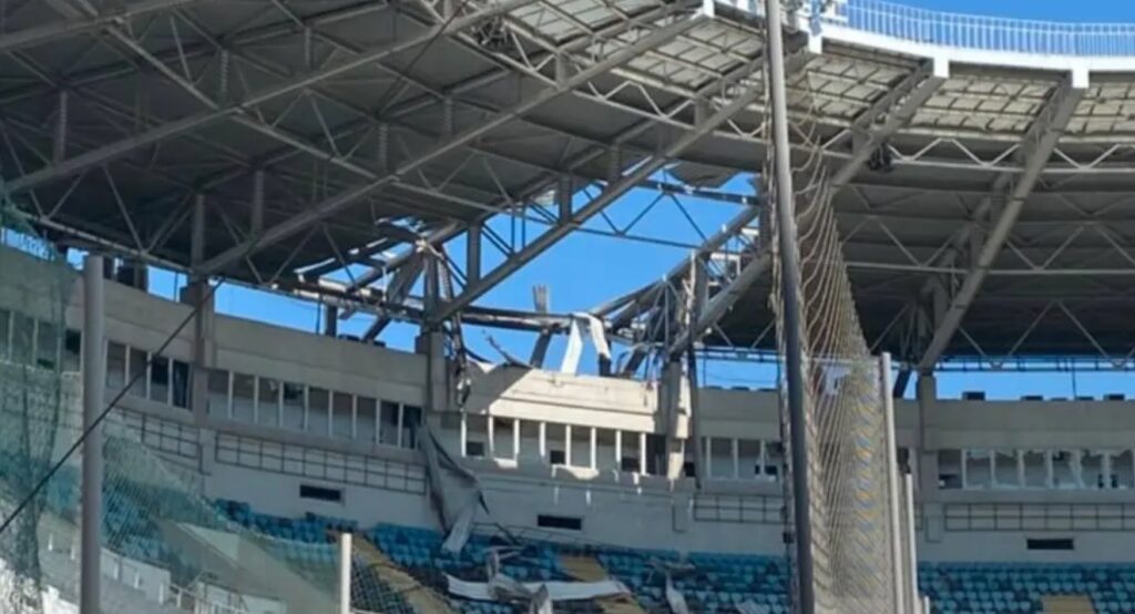 Ρωσική επίθεση προκάλεσε σοβαρές ζημιές στο γήπεδο της Τσερνομόρετς (βίντεο)