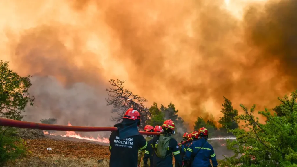 Υπό μερικό έλεγχο η φωτιά στην Αγία Τριάδα Ιωαννίνων