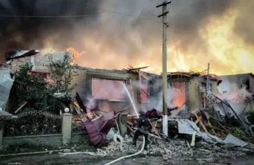 Σούμι: Ρωσικό drone χτύπησε σπίτι – Νεκροί μητέρα και ο 9χρονος γιος της (βίντεο)