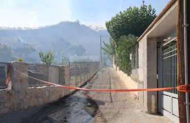 Δήμαρχος Σαλαμίνας για το νεκρό ζευγάρι ηλικιωμένων: «Εγκλωβίστηκαν και κάηκαν εκείνη τη στιγμή»