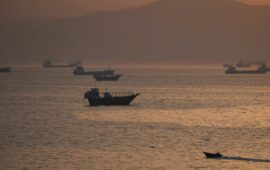 «Minoan Dignity»: Νεκρός ο Α΄ μηχανικός του ελληνόκτητου πλοίου μετά την επίθεση στα Στενά του Ορμούζ
