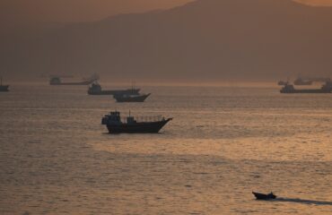 «Minoan Dignity»: Νεκρός ο Α΄ μηχανικός του ελληνόκτητου πλοίου μετά την επίθεση στα Στενά του Ορμούζ