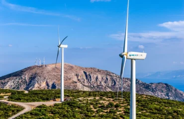 Νέα πρόκληση της Άγκυρας: Αμφισβητεί το ελληνικό χωροταξικό πλαίσιο για τις ΑΠΕ