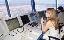 Ελεγκτές εναέριας κυκλοφορίας προειδοποιούν για κίνδυνο δυστυχημάτων λόγω τουριστικής πίεσης & «αρχαίου» εξοπλισμού