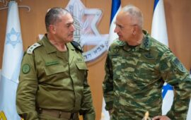 Στο Ισραήλ ο Στρατηγός Δ.Χούπης: Ο αρχηγός του ΓΕΕΘΑ συναντήθηκε με τον επικεφαλής των IDF – Τι συζήτησαν (φωτο)