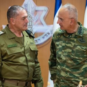 Στο Ισραήλ ο Στρατηγός Δ.Χούπης: Ο αρχηγός του ΓΕΕΘΑ συναντήθηκε με τον επικεφαλής των IDF – Τι συζήτησαν (φωτο)