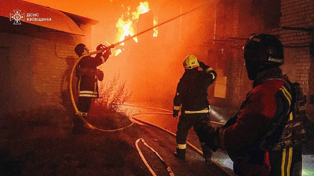Σφοδρά ρωσικά πλήγματα κατά του Κιέβου με 25 βαλλιστικούς & υπερ-υπερηχητικούς πυραύλους να το κτυπούν μέσα σε 15 λεπτά