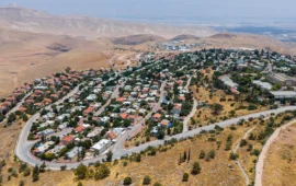Βρετανία: Kαλεί το Ισραήλ να αναστείλει σχέδιο για την ανέγερση κατοικιών στη Δυτική Όχθη