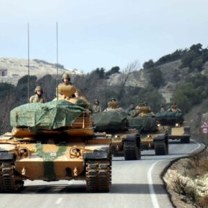 Η Τουρκία αναπτύσσει μεγάλες ποσότητες οπλικών συστημάτων στη Συρία