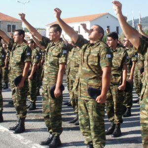 Στρατιωτική θητεία: Ποιοι μπορούν να απολυθούν στους 9 μήνες – Τι αλλάζει για όσους επιλέξουν σπουδές