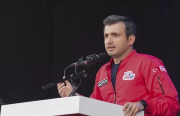 Παραλήρημα από τον γαμπρό του Ερντογάν: «Η “γαλάζια πατρίδα” είναι αγώνας για δικαιοσύνη και ανεξαρτησία»!