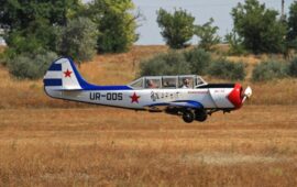 Βίντεο: Ουκρανικό ελικοφόρο αεροσκάφος Yak-52 καταδιώκει ρωσικό drone πάνω από την Οδησσό