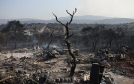 Δόθηκαν οι πρώτες αποζημιώσεις στους πληγέντες της πυρκαγιάς στην Μάνδρα