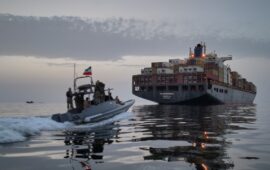Το Ιράν προειδοποιεί με αντίποινα όποια χώρα σταθεί το πλευρό των ΗΠΑ στις οικονομικές κυρώσεις