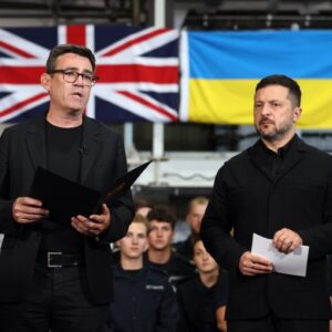 Άντι Μπέρναμ: Ο Βρετανός πρωθυπουργός μεταβαίνει στην Ουκρανία εγκρίνοντας την συναρμολόγηση πυραύλων SCALP