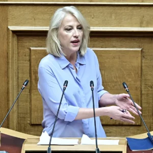 Η Ρένα Δούρου μπήκε στην εμμηνόπαυση και εξήγησε για ποιο λόγο μίλησε δημόσια για αυτό