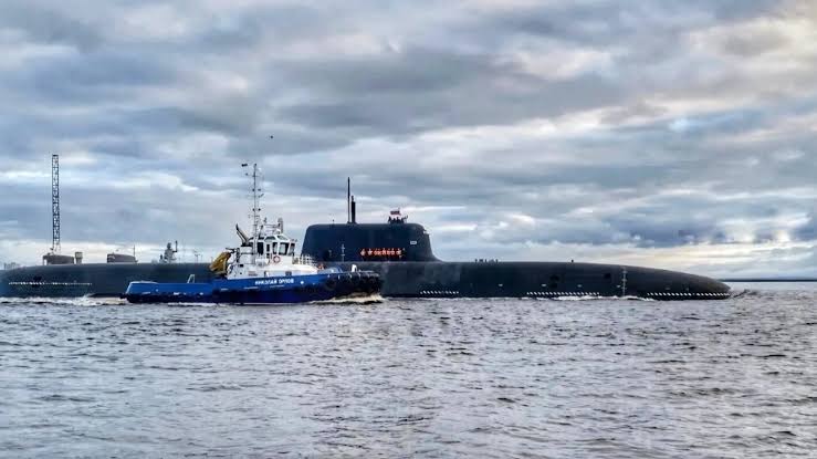 Το ρωσικό «υποβρύχιο της Αποκάλυψης» Khabarovsk βγήκε στη θάλασσα! – Φέρει τις πυρηνικές τορπίλες Poseidon (βίντεο)