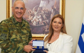 Ο αρχηγός ΓΕΕΘΑ συναντήθηκε με την Ισραηλινή πρέσβη στην Ελλάδα Πνίνατ Γενάι – Τι συζήτησαν