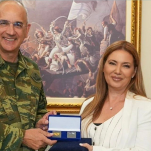 Ο αρχηγός ΓΕΕΘΑ συναντήθηκε με την Ισραηλινή πρέσβη στην Ελλάδα Πνίνατ Γενάι – Τι συζήτησαν
