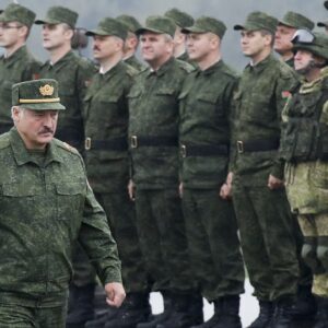 Αιφνίδια εντολή Α.Λουκασένκο για επιχειρησιακή ετοιμότητα ολόκληρου του Στρατού της Λευκορωσίας