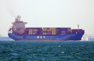 Η βρετανική MSC αναστέλλει τα δρομολόγιά της στη Μαύρη Θάλασσα μετά από επίθεση στο πλοίο της «ULSAN lll»