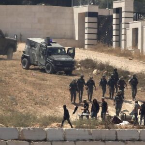 Νέα ένταση στην Κούσρα – Έποικοι επιτέθηκαν σε Παλαιστινίους και περικύκλωσαν σπίτια (βίντεο)