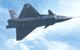 Δοκιμή άφεσης για την  κατευθυνόμενη ΑΙ βόμβα TOLUN από το UCAV KIZILELMA