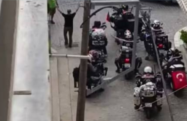 Τούρκοι μηχανόβιοι πέρασαν από την Κομοτηνή και έβαλαν στη διαπασών συνθήματα των «Γκρίζων Λύκων»! (βίντεο)